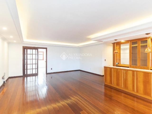 Casa / Sobrado em Condomínio para Locação em Porto Alegre/RS Cristal 4 Quartos