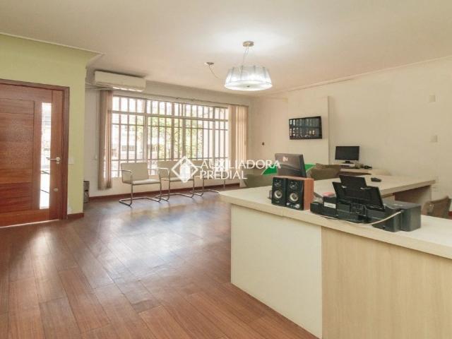 Casa / Sobrado em Condomínio para Locação em Porto Alegre/RS Floresta 3 Quartos