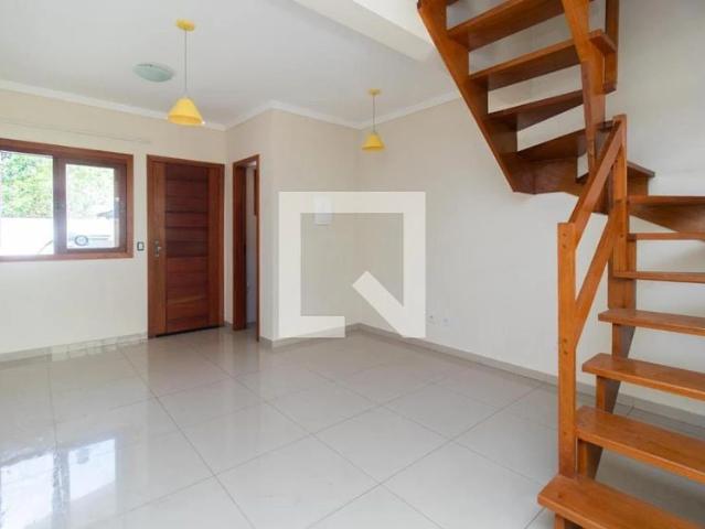 Casa / Sobrado em Condomínio para Locação em Porto Alegre/RS Guarujá 2 Quartos