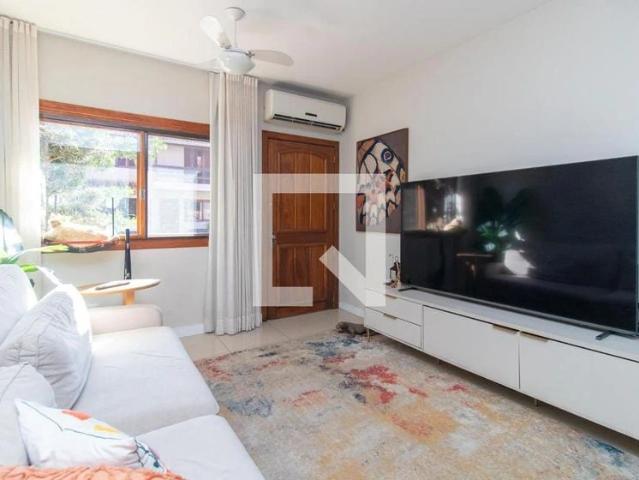 Casa / Sobrado em Condomínio para Locação em Porto Alegre/RS Guarujá 2 Quartos