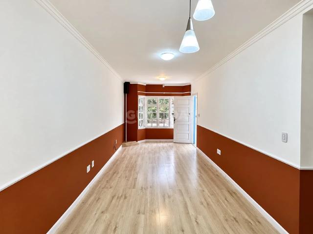 Casa / Sobrado em Condomínio para Locação em Porto Alegre/RS Guarujá 2 Quartos
