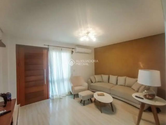 Casa / Sobrado em Condomínio para Locação em Porto Alegre/RS Hípica 3 Quartos