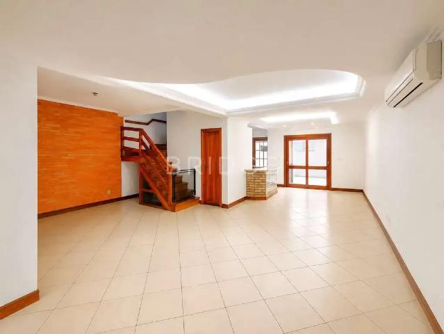 Casa / Sobrado em Condomínio para Locação em Porto Alegre/RS Hípica 3 Quartos