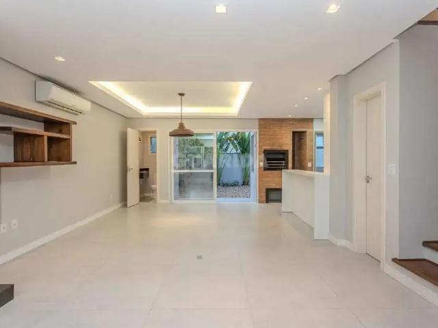 Casa / Sobrado em Condomínio para Locação em Porto Alegre/RS Hípica 3 Quartos