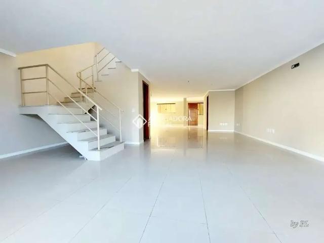 Casa / Sobrado em Condomínio para Locação em Porto Alegre/RS Hípica 3 Quartos