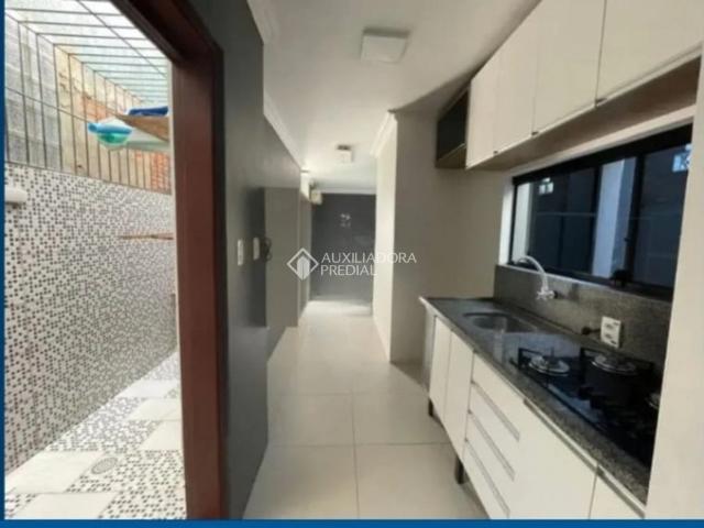 Casa / Sobrado em Condomínio para Locação em Porto Alegre/RS Hípica 2 Quartos