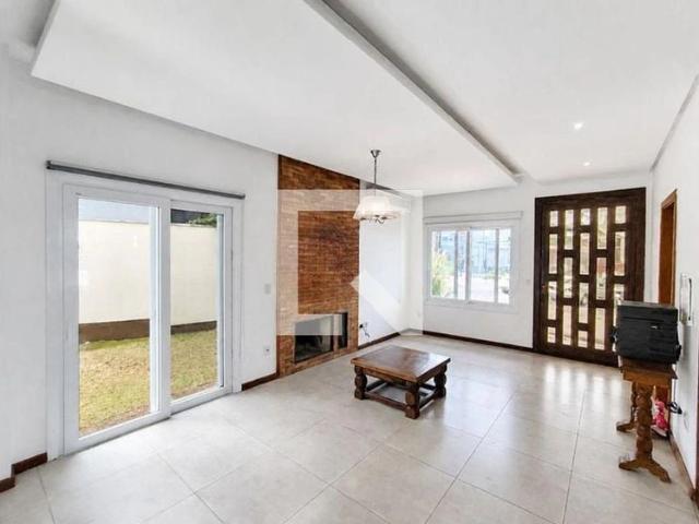 Casa / Sobrado em Condomínio para Locação em Porto Alegre/RS Hípica 4 Quartos