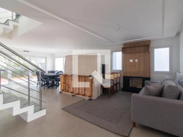 Casa / Sobrado em Condomínio para Locação em Porto Alegre/RS Ipanema 3 Quartos