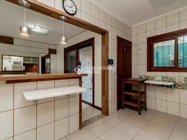 Casa / Sobrado em Condomínio para Locação em Porto Alegre/RS Ipanema 3 Quartos