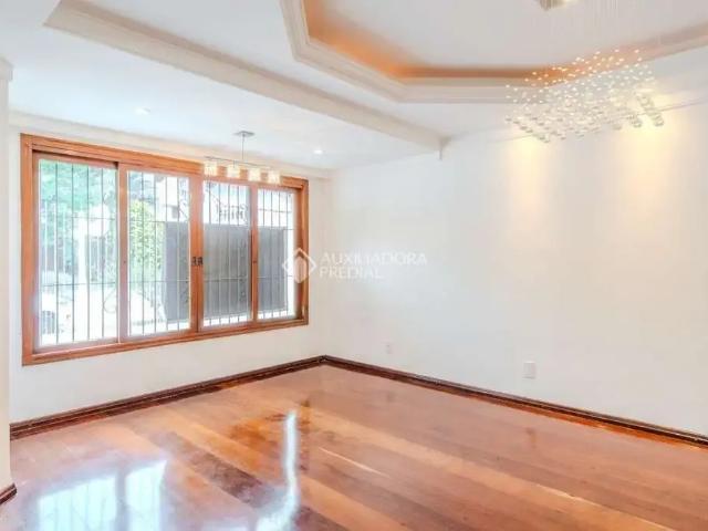 Casa / Sobrado em Condomínio para Locação em Porto Alegre/RS Ipanema 4 Quartos