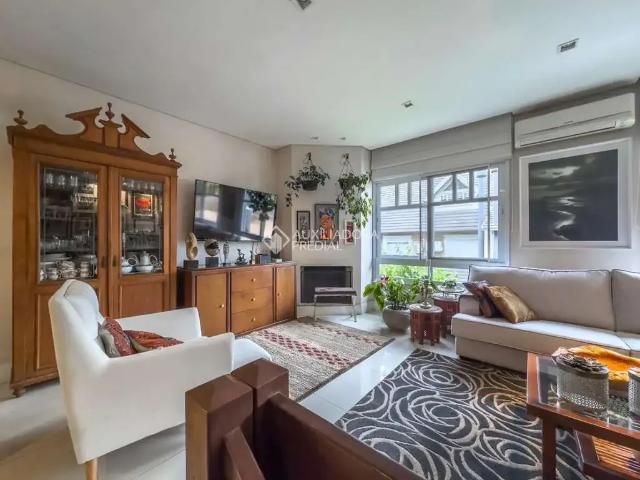 Casa / Sobrado em Condomínio para Locação em Porto Alegre/RS Jardim Carvalho 3 Quartos