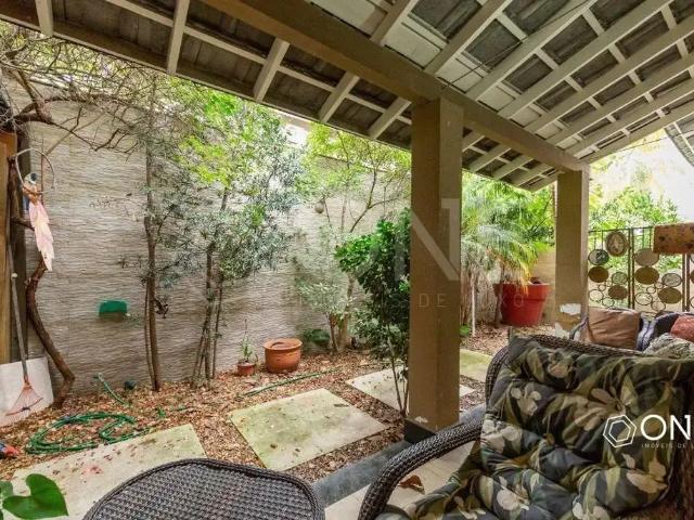 Casa / Sobrado em Condomínio para Locação em Porto Alegre/RS Jardim Carvalho 4 Quartos