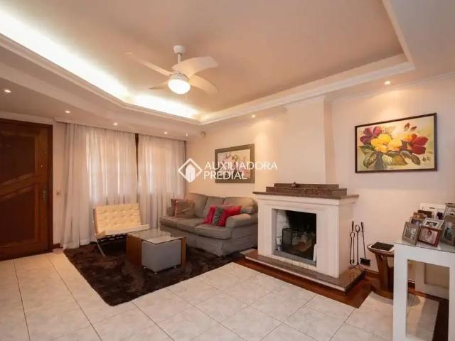 Casa / Sobrado em Condomínio para Locação em Porto Alegre/RS Jardim Botânico 4 Quartos