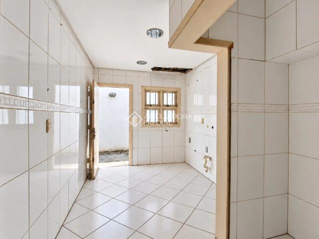 Casa / Sobrado em Condomínio para Locação em Porto Alegre/RS Jardim Europa 3 Quartos