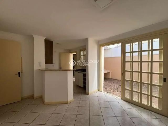 Casa / Sobrado em Condomínio para Locação em Porto Alegre/RS Jardim Isabel 3 Quartos