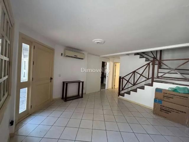 Casa / Sobrado em Condomínio para Locação em Porto Alegre/RS Jardim Isabel 3 Quartos
