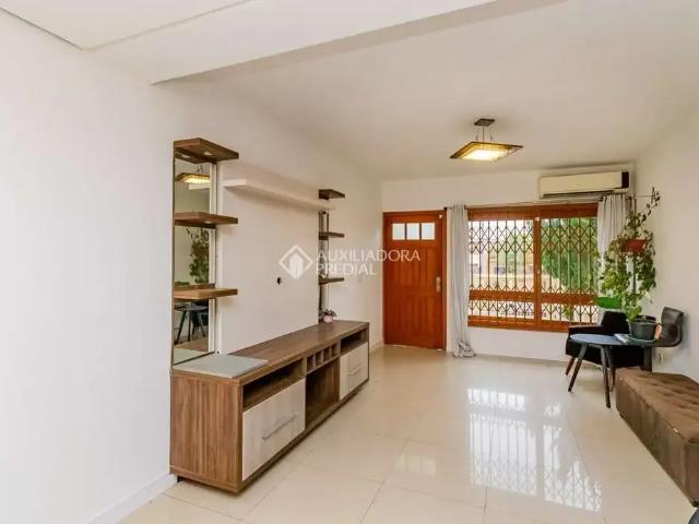 Casa / Sobrado em Condomínio para Locação em Porto Alegre/RS Jardim Itu Sabará 4 Quartos