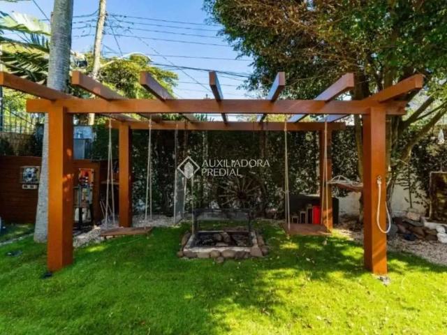 Casa / Sobrado em Condomínio para Locação em Porto Alegre/RS Jardim Itu Sabará 3 Quartos