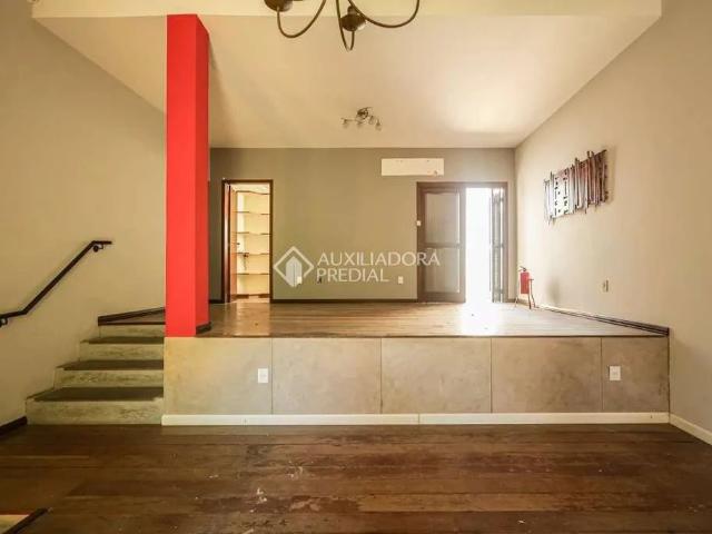 Casa / Sobrado em Condomínio para Locação em Porto Alegre/RS Jardim Itu Sabará 3 Quartos