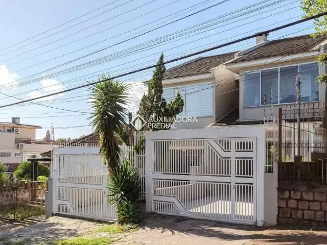 Casa / Sobrado em Condomínio para Locação em Porto Alegre/RS Jardim Itu Sabará 3 Quartos