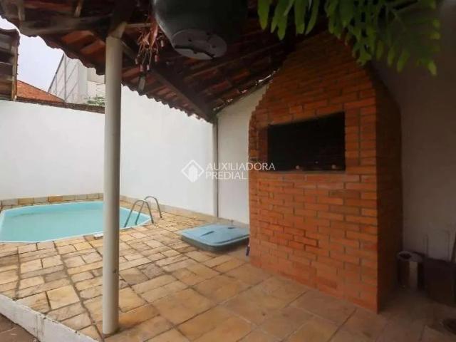 Casa / Sobrado em Condomínio para Locação em Porto Alegre/RS Jardim Itu 3 Quartos