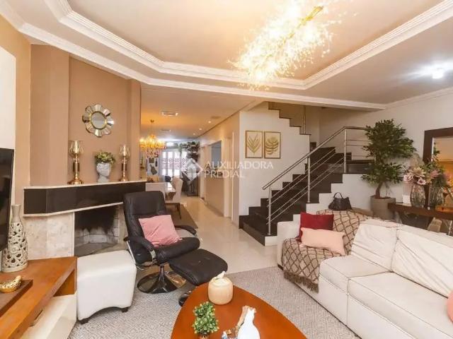 Casa / Sobrado em Condomínio para Locação em Porto Alegre/RS Jardim Itu 3 Quartos