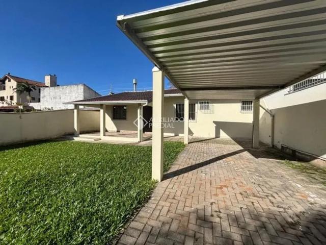 Casa / Sobrado em Condomínio para Locação em Porto Alegre/RS Jardim Itu 3 Quartos