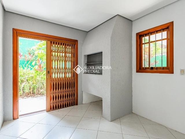 Casa / Sobrado em Condomínio para Locação em Porto Alegre/RS Jardim Itu 3 Quartos