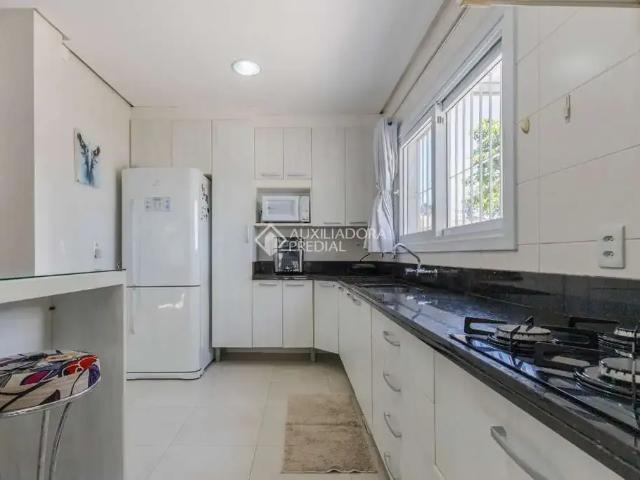 Casa / Sobrado em Condomínio para Locação em Porto Alegre/RS Lomba do Pinheiro 3 Quartos