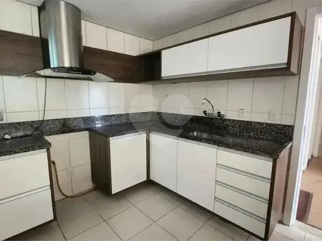 Casa / Sobrado em Condomínio para Locação em Porto Alegre/RS Menino Deus 3 Quartos