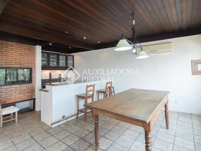 Casa / Sobrado em Condomínio para Locação em Porto Alegre/RS Medianeira 3 Quartos