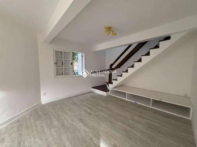 Casa / Sobrado em Condomínio para Locação em Porto Alegre/RS Nonoai 3 Quartos
