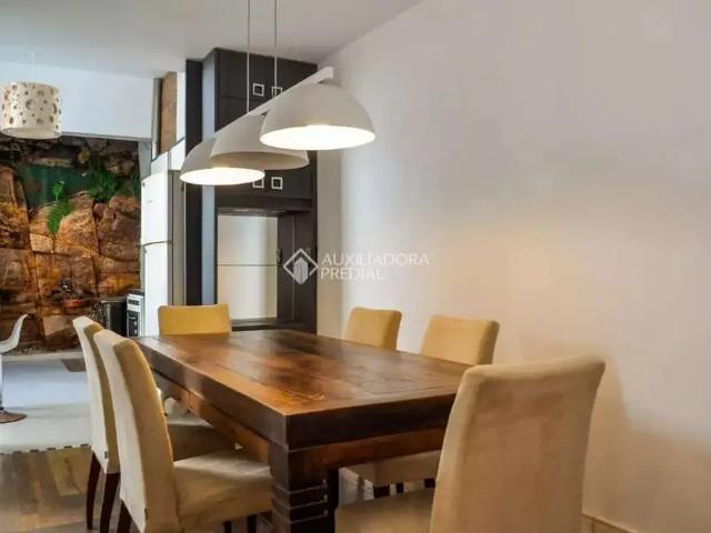 Casa / Sobrado em Condomínio para Locação em Porto Alegre/RS Nonoai 3 Quartos