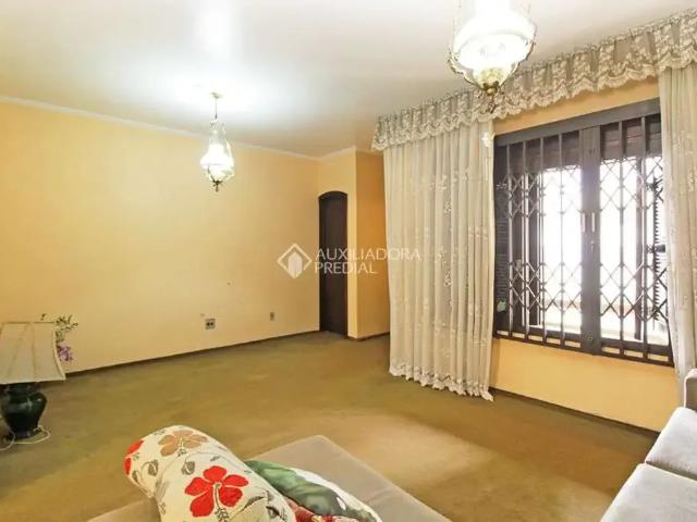 Casa / Sobrado em Condomínio para Locação em Porto Alegre/RS Passo da Areia 3 Quartos