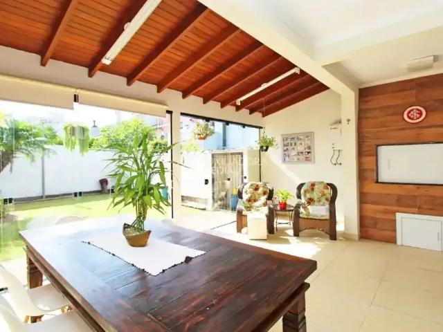 Casa / Sobrado em Condomínio para Locação em Porto Alegre/RS Passo das Pedras 3 Quartos