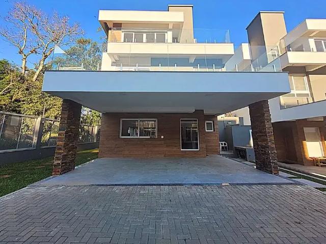 Casa / Sobrado em Condomínio para Locação em Porto Alegre/RS Pedra Redonda 3 Quartos