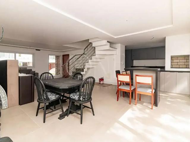 Casa / Sobrado em Condomínio para Locação em Porto Alegre/RS Pedra Redonda 3 Quartos