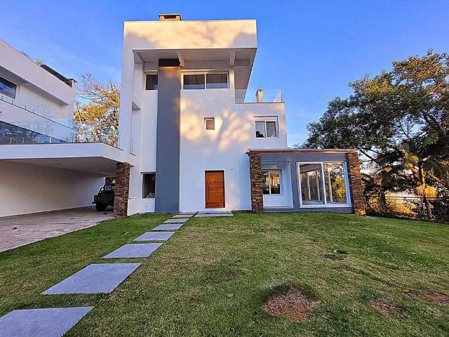 Casa / Sobrado em Condomínio para Locação em Porto Alegre/RS Pedra Redonda 4 Quartos