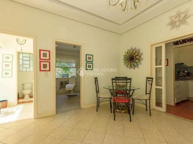 Casa / Sobrado em Condomínio para Locação em Porto Alegre/RS Petrópolis 5 Quartos