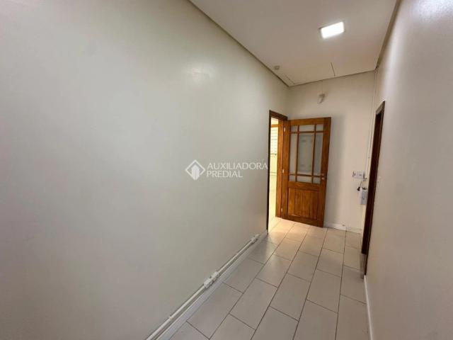 Casa / Sobrado em Condomínio para Locação em Porto Alegre/RS São Geraldo 3 Quartos