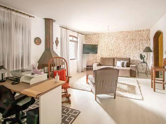 Casa / Sobrado em Condomínio para Locação em Porto Alegre/RS São João 3 Quartos