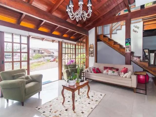 Casa / Sobrado em Condomínio para Locação em Porto Alegre/RS Santa Tereza 3 Quartos