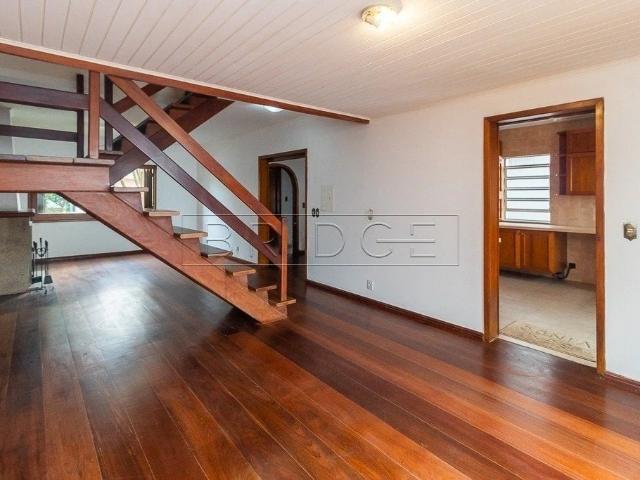 Casa / Sobrado em Condomínio para Locação em Porto Alegre/RS Santa Cecília 3 Quartos