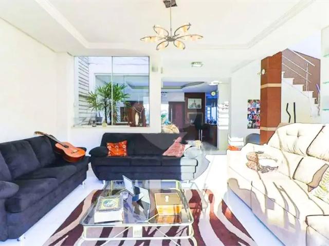 Casa / Sobrado em Condomínio para Locação em Porto Alegre/RS Sarandi 3 Quartos