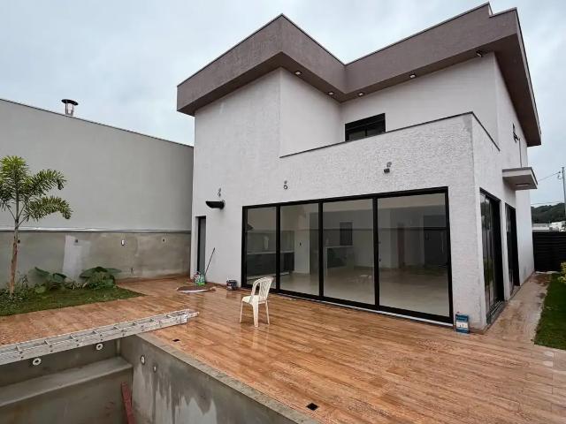 Casa / Sobrado em Condomínio para Locação em Pouso Alegre/MG Centro 3 Quartos