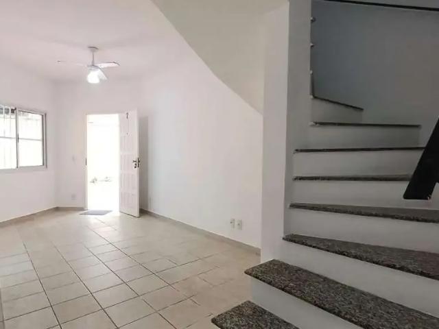 Casa / Sobrado em Condomínio para Locação em Praia Grande/SP Tupi 2 Quartos