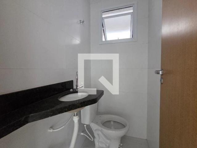 Casa / Sobrado em Condomínio para Locação em Praia Grande/SP Tupi 2 Quartos