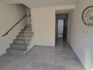 Casa / Sobrado em Condomínio para Locação em Praia Grande/SP Vila Antártica 2 Quartos
