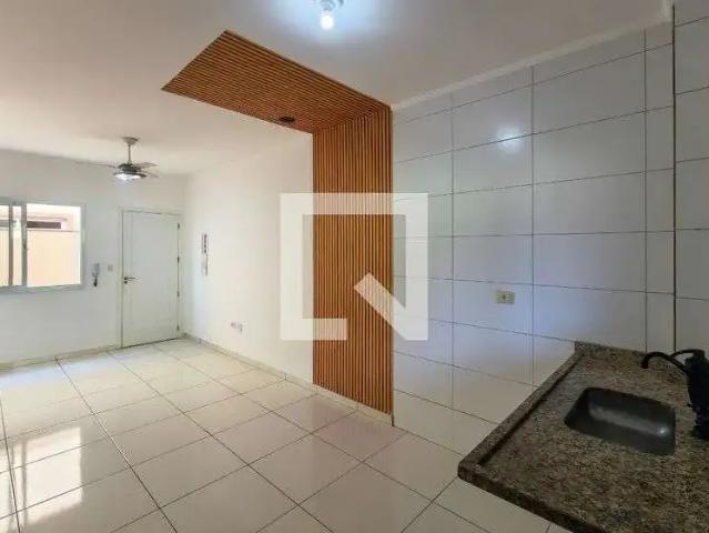 Casa / Sobrado em Condomínio para Locação em Praia Grande/SP Vila Antártica 2 Quartos