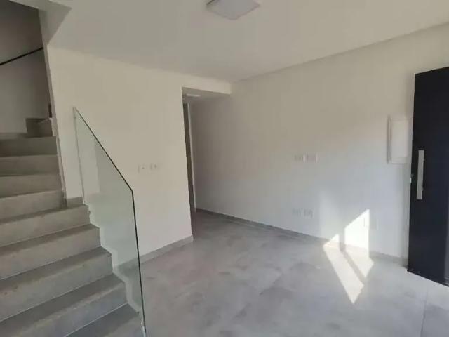 Casa / Sobrado em Condomínio para Locação em Praia Grande/SP Vila Antártica 2 Quartos